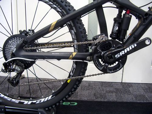 カンパ仕様のマウンテンバイク 81gi7zgE2+L._UF350,350_QL50_.jpg